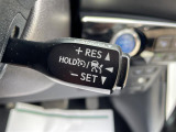 【クルーズコントロール】高速道路もラクラク走行。アクセルを離しても一定速度で走行ができ、長距離運転時の負担を軽減!加速・減速も簡単なスイッチ操作で調整できます。