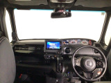 【前方視界】開放的な前方視界!運転がしやすく疲れにくいです♪窓が大きく、見通しがとっても良いおクルマですよ♪