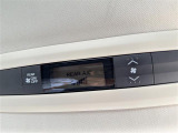 【 オートエアコン 】車内温度を感知して自動で温度調整をしてくれるのでいつでも快適な車内空間を創り上げます。