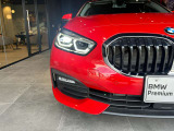 BMWを熟知したメカニックによる、360度の納車前点検。ドイツ本国と同様の教育・訓練を受けたメカニックが徹底的に点検、整備した後にお客様にお引渡しします。