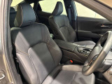 運転する人の体をしっかり支えるシート!使い勝手のいいパワーシート♪