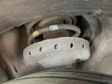 お車を安心してお乗りいただく為には、足回りの定期点検が欠かせません。サービスサポート(有償保証)では無料点検もご提供しており、安心のカーライフをお過ごしいただけるサポート体制が整っています。