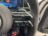 メモリー付きパワーシートが装備されている車両はシートの位置・ドアミラーの角度・ハンドルの位置を3名まで記憶出来ます。