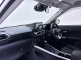 ダイハツのお店では、ダイハツ車を知り尽くしたプロフェッショナルが、専用の診断機器を使って各システムを点検しております。