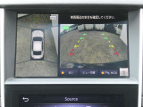 コネクトナビです。全周囲カメラで、クルマを上空から見下ろしているかのような映像を映し出します。周囲の状況がひと目でわかります!