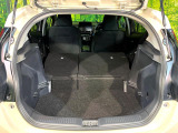 普段のお買い物や通勤、送迎等に十分な荷室スペースを確保しております。セカンドシートを倒すと、大きな荷物の積載も可能です♪