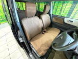 運転席シート廻りは使用感も少なく、良好な状態となっています。丁寧に使われていたことがよくわかりますね。