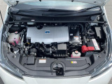 エンジンルームの画像です。店舗にて現車の確認もいただけますので、お電話で在庫のご確認の上是非ご来店くださいませ!!!ワクワクするクルマ選びをご提案します!