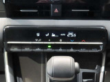 オートエアコンで、車内は一年中快適な温度です♪