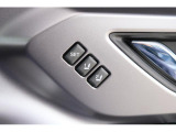 運転席のポジションを2つ、記憶させることができます。ボタンを押すと設定したポジションに電動で移動します。
