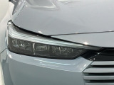 LEDヘッドライトは、点灯の瞬間から最大光量を発揮し、突然暗くなるトンネルなどでの安定感を高めます。