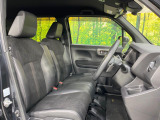 運転席シート廻りは使用感も少なく、良好な状態となっています。前オーナー様が丁寧に使っていたことがよくわかりますね。