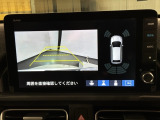 リバースギアに入れるだけで後方の表示へ切り替わります。夜間や雨の日の駐車も楽になりますよ。