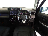 視界良好、操作しやすい運転席です。