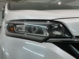 LEDヘッドライトは、点灯の瞬間から最大光量を発揮し、突然暗くなるトンネルなどでの安定感を高めます。