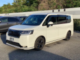 現行ステップワゴンスパーダが入庫しました。なんと令和7年式の車両です。走行距離も非常に少ないのでオススメです。