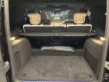 ゆったりとしたトランクルームでございます。たくさんのお荷物の車載が可能でございます。