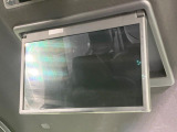 【フリップダウンモニター】大画面モニターで後席でもエンタメをお楽しみいただけます。小さなお子様にも大人気の装備です♪