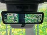 【デジタルインナーミラー】後席の大きな荷物や同乗者で後方が確認しづらい時でも安心!カメラが撮影した車両後方の映像をルームミラー内に表示。クリアな視界で状況の確認が可能です!