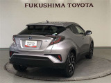 【まるごとクリーニング】シートを取り外し、車内を徹底洗浄。隅々まで丁寧に仕上げています。