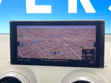 ●純正ナビ:一体感のあるナビは、高級感ある車内を演出してくれます。オーディオ機能も充実しておりますので、運転もより楽しめます♪