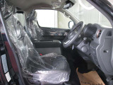 新車時のビニールがまだかかっている状態です。