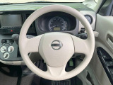 インテリアに合わせたデザインのステアリングは、運転される方のことも考え、運転しやすい形状、大きさです。是非一度、実際に触ってお確かめください。