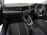 Audiのインテリアはエクステリア同様、優れたデザイン性とクオリティ、そして機能性を兼ね備えております。