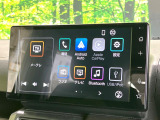 【ディスプレイオーディオ】お手持ちのスマートフォンとの連携で、ナビや音楽再生など各種アプリを使用可能。スマホに近い感覚でお使いいただけます♪