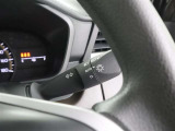 夜間やトンネル等で自動でヘッドライトを点灯します。細かな装備ですが大変便利です。ライトの消し忘れにも貢献します。