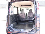 【車屋】として、長く車業界に従事した経験豊富なスタッフが多数在籍しております。