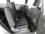 ゆとりある広々とした車内空間は、ドライブを始め買い物やレジャーなど、幅広く活躍します。一人でもみんなとでもお出かけを楽しみましょう!