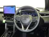 運転席まわりです。 各操作スイッチは使いやすい位置に配置されてます。