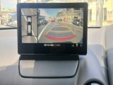 狭い場所での駐車やすれ違いなどでより的確な運転操作に役立つ360&deg;ビューモニターが装備されています。