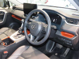 見通しのよいすっきりとした視界で、誰でも運転しやすいです。運転のしやすさは疲れにくさにも繋がりますよ♪