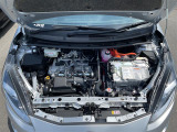 エンジンルームの画像です。店舗にて現車の確認もいただけますので、お電話で在庫のご確認の上是非ご来店くださいませ!!!ワクワクするクルマ選びをご提案します!