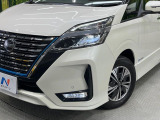 【LEDヘッドライト】悪天候や夜間走行時も良好な視界を確保し安心して運転できる高輝度LEDヘッドライトを装備!点灯速度が早く、消費電力も抑えられています。