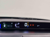 TFTカラ-マルチインフォメ-ションディスプレイ4.2インチの液晶画面に、安全・安心のコンテンツやオ-トエアコンのステ-タスなど、さまざまな運転情報を表示し見やすさにこだわったメ-タ-です♪