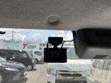 安心・安全なカーライフに必須のドライブレコーダーを装備!走行中はもちろん、あおり運転や事故に遭遇した際の状況も映像で記録し、万一のリスクに備えます。