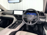 運転席まわりです。 各操作スイッチは使いやすい位置に配置されてます。