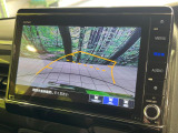 【バックカメラ】駐車時に後方がリアルタイム映像で確認できます。大型商業施設や立体駐車場での駐車時や、夜間のバック時に大活躍!運転スキルに関わらず、今や必須となった装備のひとつです!