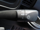 AUTOの位置にセットしておくと、暗くなったら自動でライトの点灯をサポートしてくれます!高速道路でのトンネル通過時など便利です!