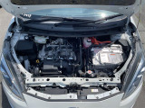 エンジンルームの画像です。店舗にて現車の確認もいただけますので、お電話で在庫のご確認の上是非ご来店くださいませ!!!ワクワクするクルマ選びをご提案します!