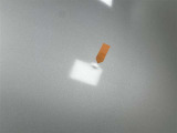 ボンネットに小さなヘコミあり