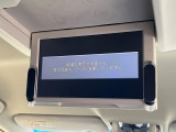 【フリップダウンモニター】大画面モニターで後席でもエンタメをお楽しみいただけます。小さなお子様にも大人気の装備です♪