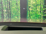 【カラーヘッドアップディスプレイ】現在の速度や走行情報をデジタル表示で運転席前方のガラスに投影!カラー付きで視認性も高く、運転中目線をずらさず必要な情報を確認できるのでとっても便利で安心!