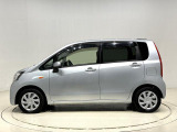 取り回し楽々。最小回転半径4.4m。通勤・買い物・子供の送迎だけでなく、ドライブにも大活躍、すべてに新基準をめざしたスモールカーです!
