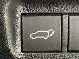 【パワーバックドア】スマートキーや運転席のボタンを押すだけでリアゲートが自動で開閉します!荷物を持っている時や、高い位置にあるバックドアを閉める際に便利な機能です♪