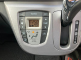オートエアコン付きなので車内も快適