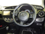 運転席まわりです。 各操作スイッチは使いやすい位置に配置されてます。